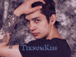 TiknomKiss